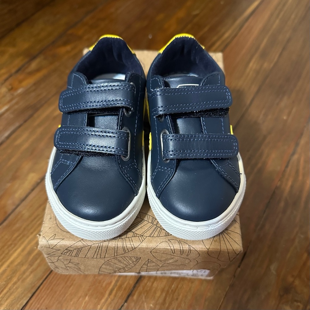7c Veja Sneakers- Navy and Yellow